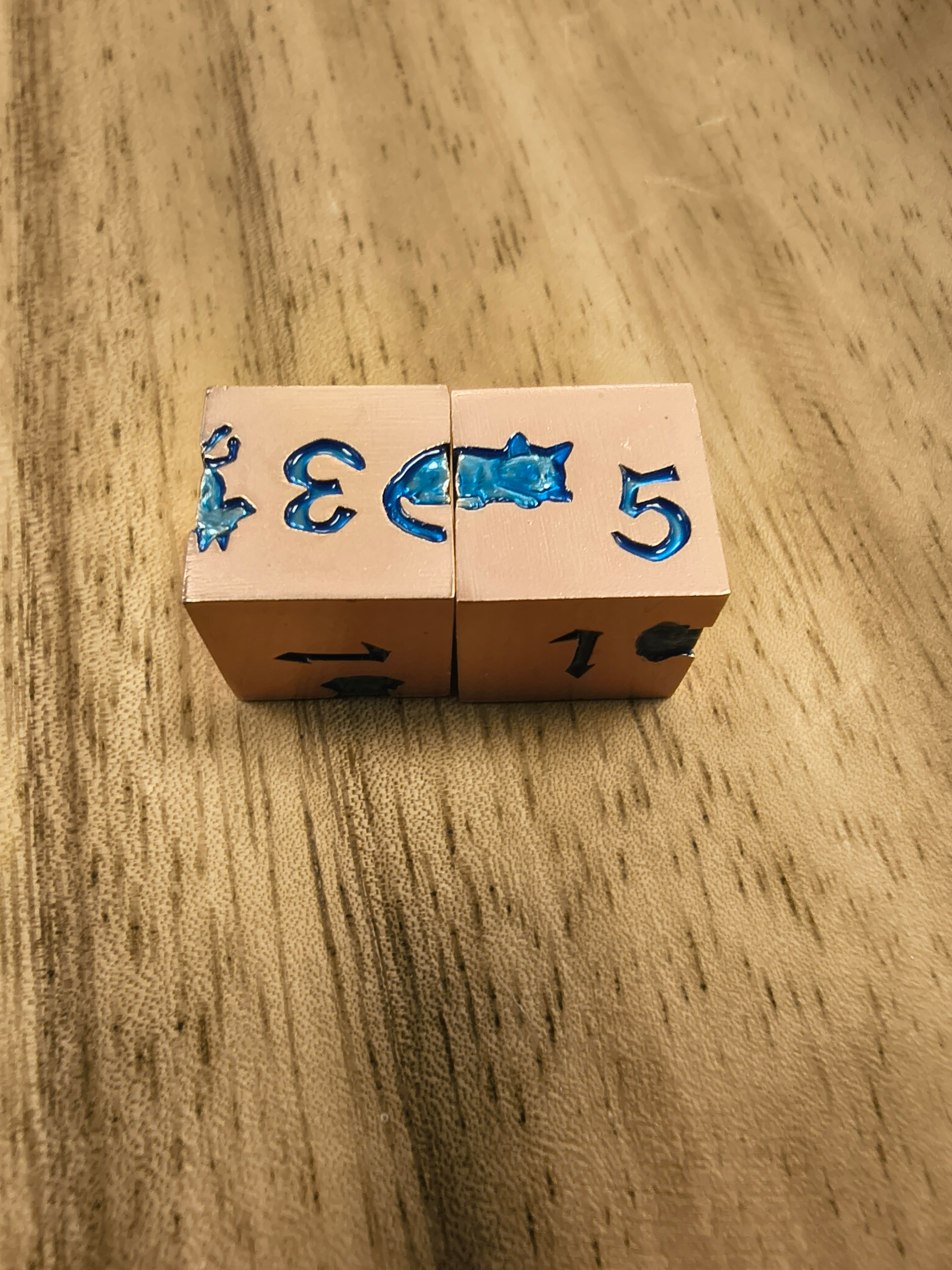 Metal Mahjong Dice | D6 Pair for Mah Jongg | Engraved Dog & Cat Dice | Mah Jongg Dice for Pet-Lovers