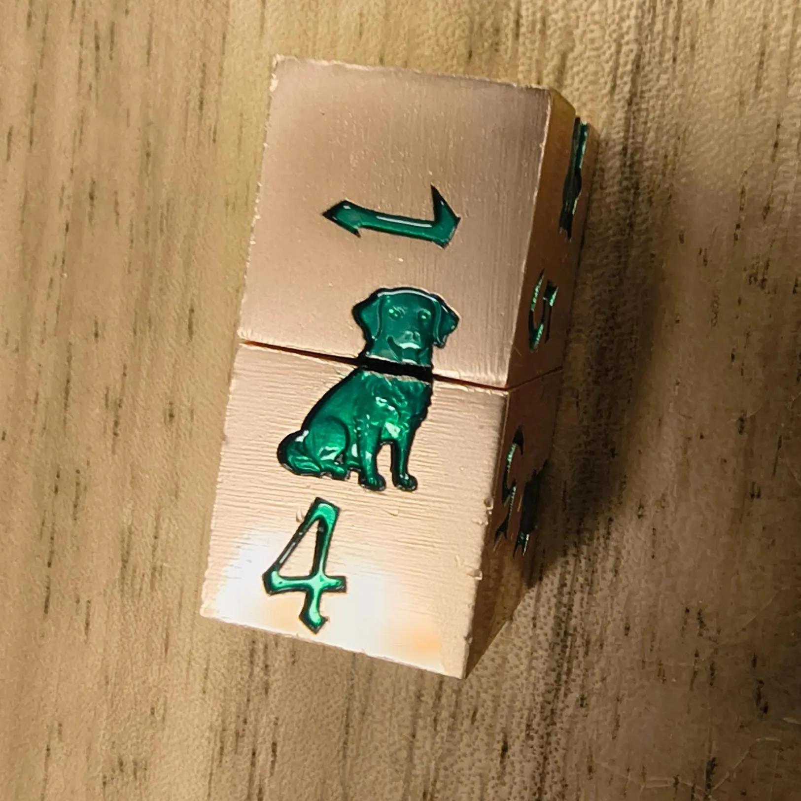 Metal Mahjong Dice | D6 Pair for Mah Jongg | Engraved Dog & Cat Dice | Mah Jongg Dice for Pet-Lovers
