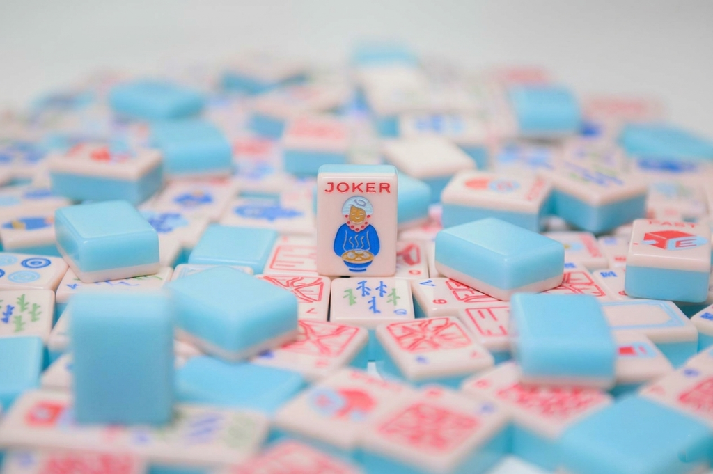 Menschie Mahjong Set by Goldielox