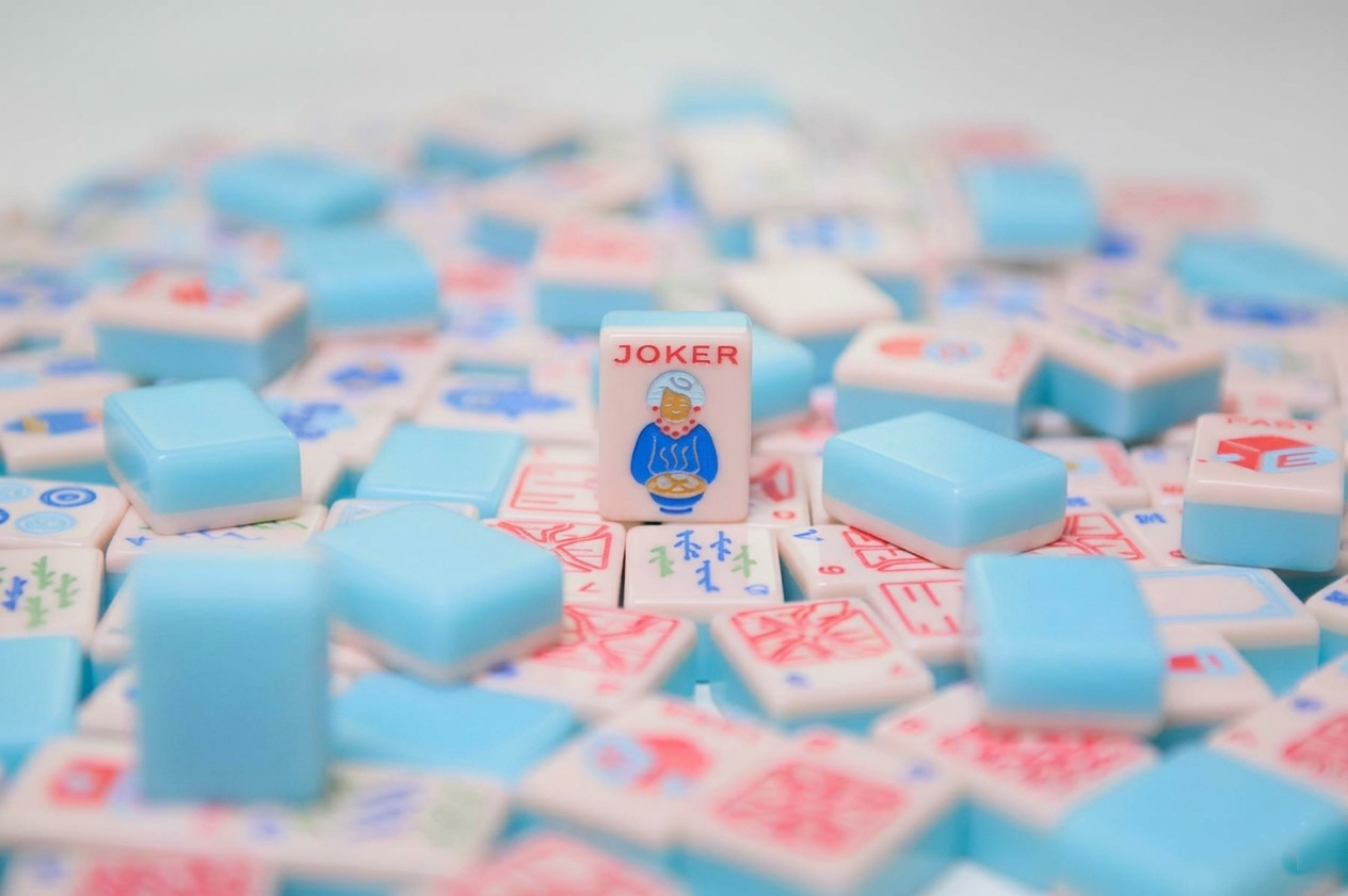 Menschie Mahjong Set by Goldielox